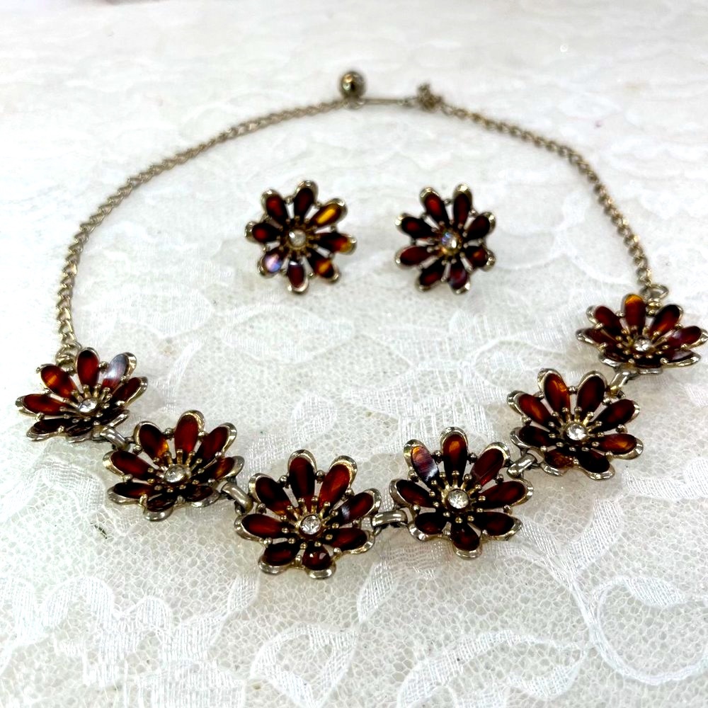VINTAGE Flower Necklace Clip Earring Set